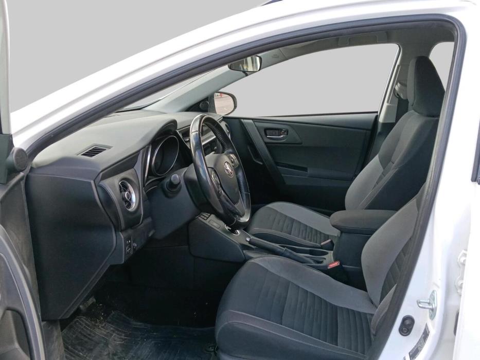 TOYOTA Auris 2017