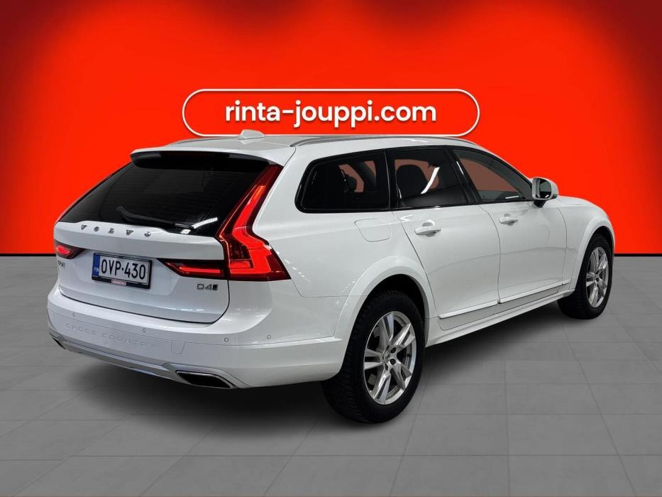 VOLVO V90 Cross Country 2017