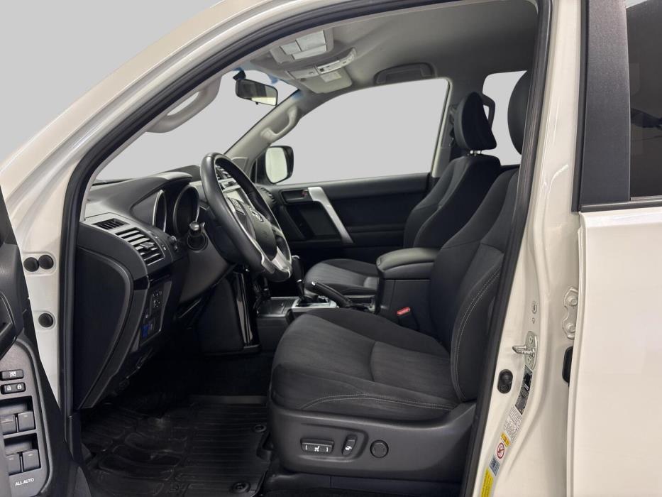 TOYOTA LAND CRUISER 2017