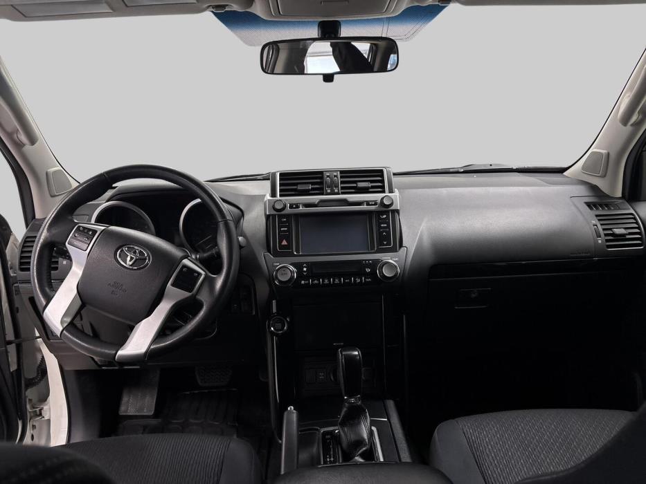 TOYOTA LAND CRUISER 2017