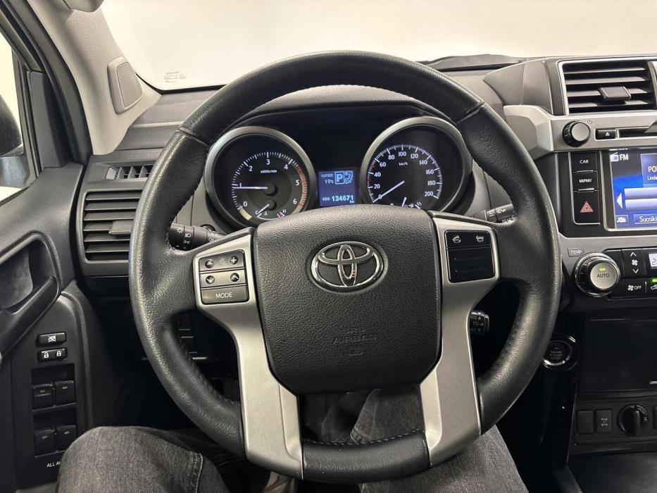 TOYOTA LAND CRUISER 2017