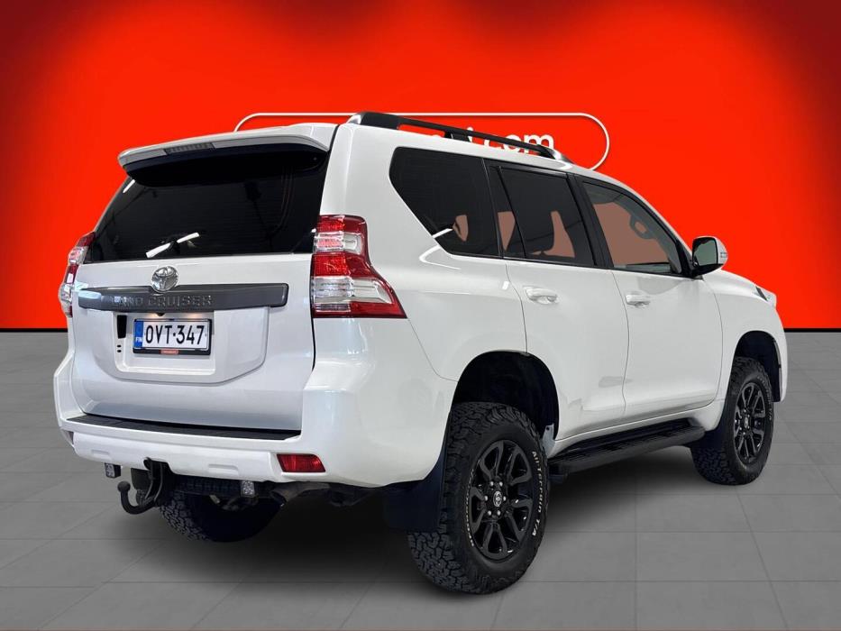 TOYOTA LAND CRUISER 2017