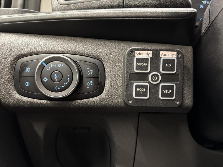 FORD TRANSIT CUSTOM 2023