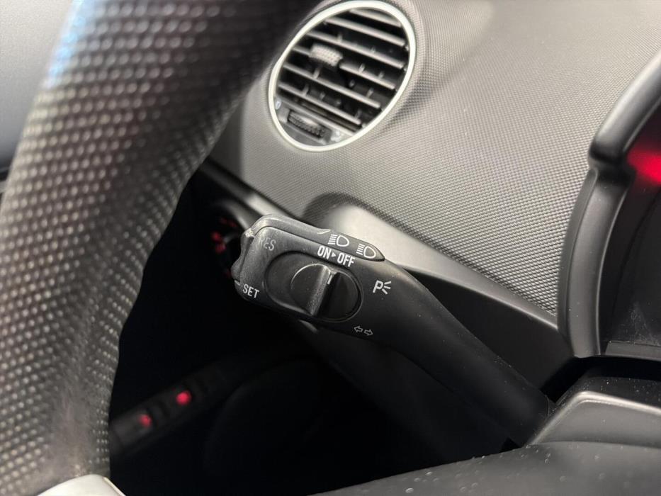 VOLKSWAGEN BEETLE 2009