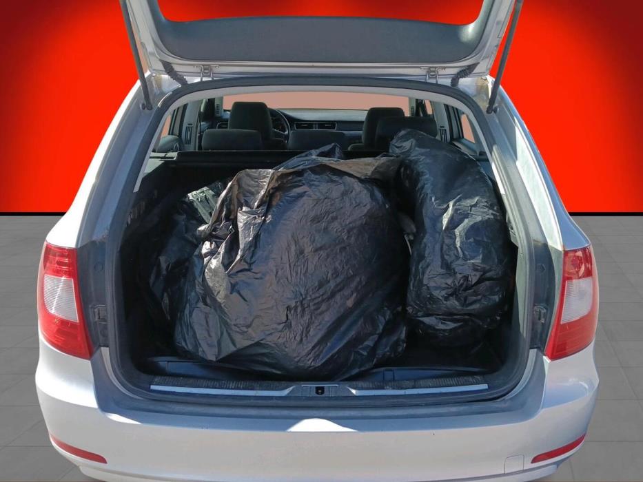 SKODA Superb 2011