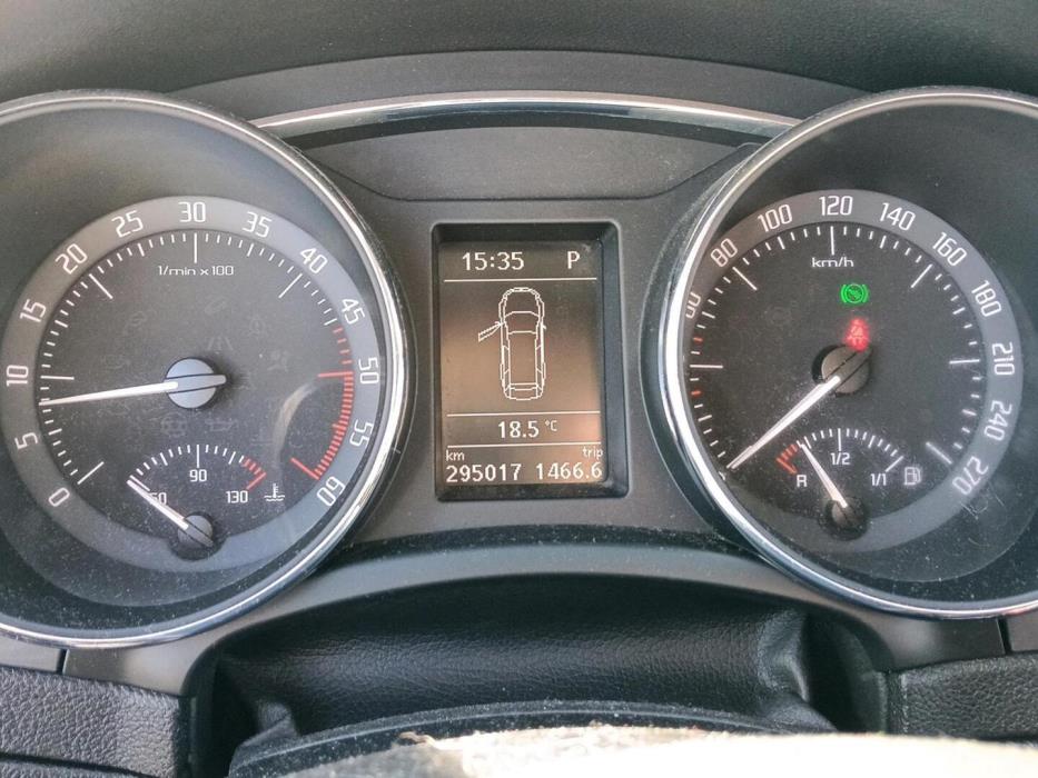 SKODA Superb 2011