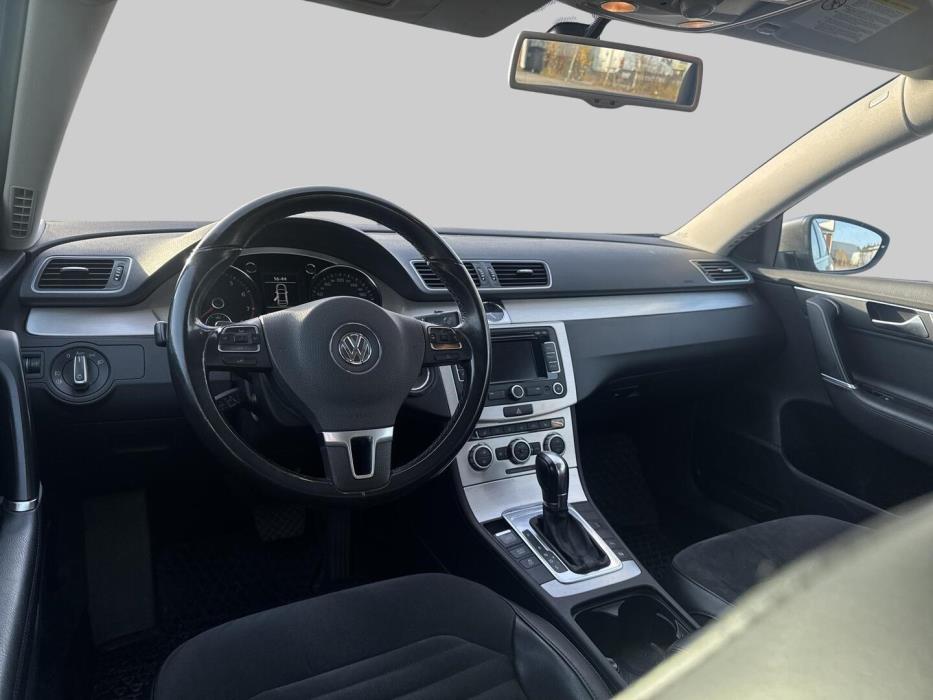 VOLKSWAGEN Passat 2013