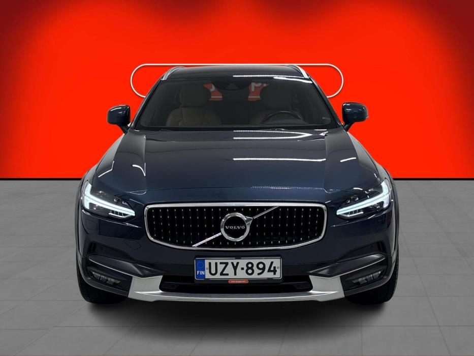 VOLVO V90 Cross Country 2018