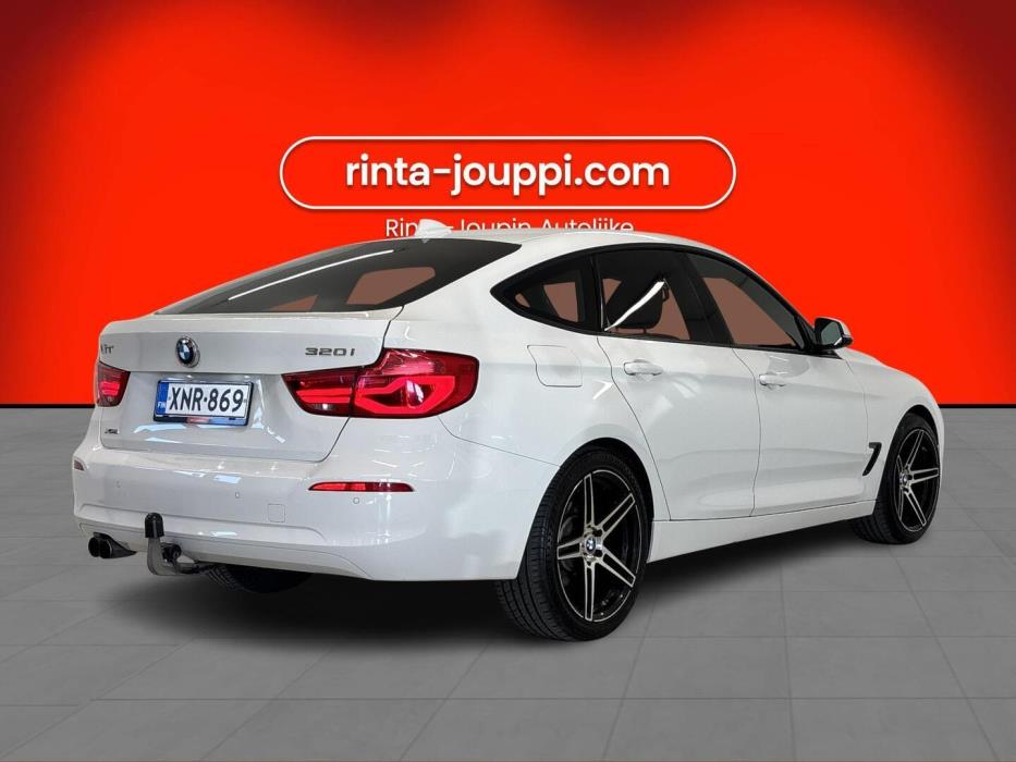 BMW 320 Gran Turismo 2016