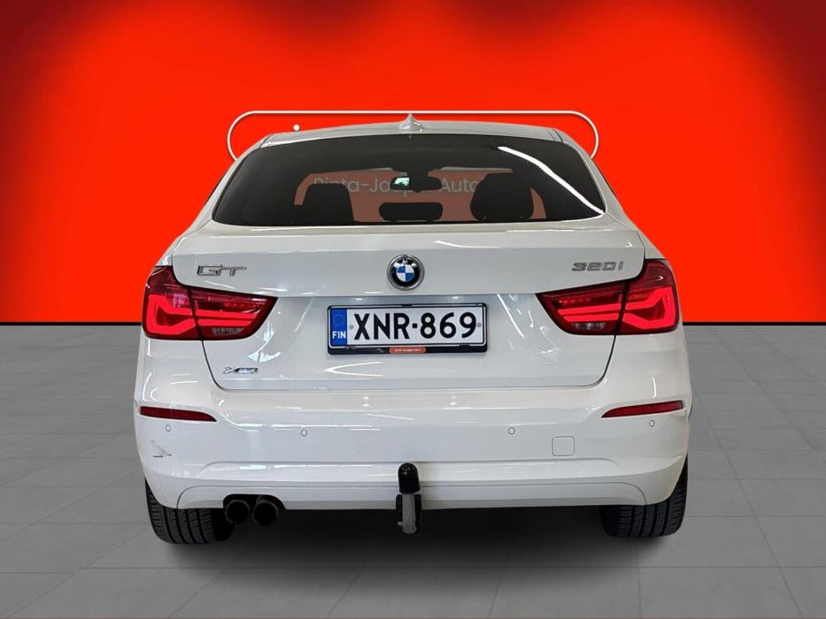 BMW 320 Gran Turismo 2016