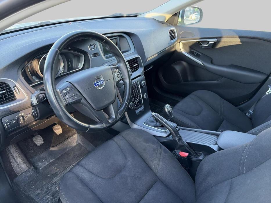 VOLVO V40 2013