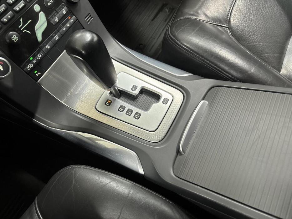 VOLVO V70 2010
