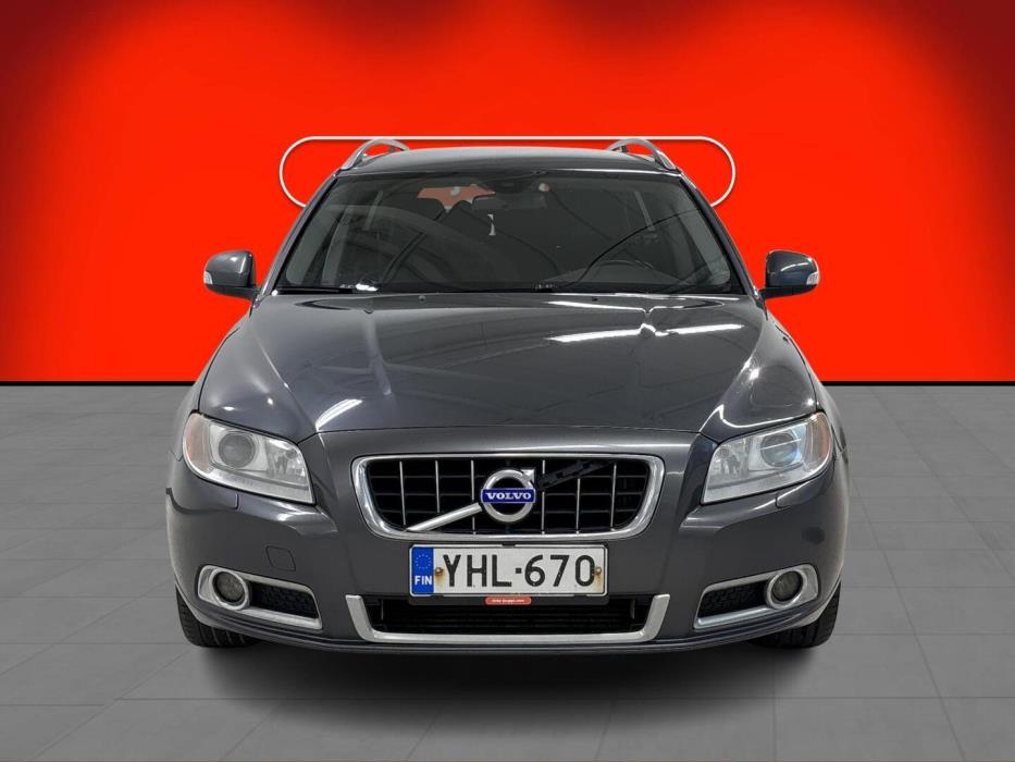 VOLVO V70 2010