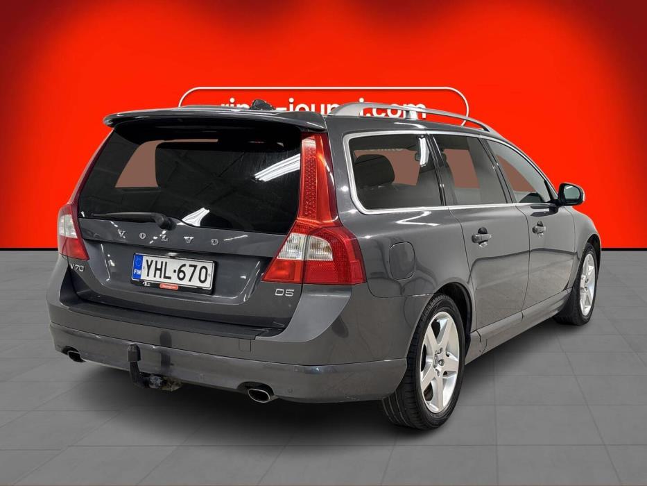 VOLVO V70 2010