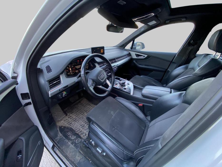 AUDI Q7 2016