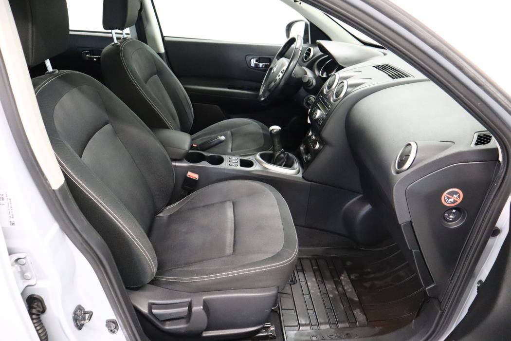 NISSAN Qashqai 2010