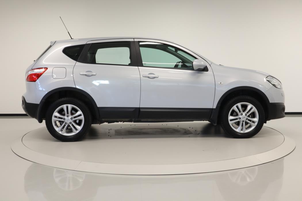 NISSAN Qashqai 2010
