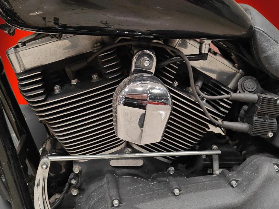 HARLEY-DAVIDSON DYNA 2014