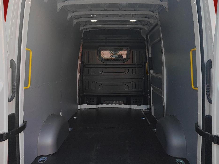 VOLKSWAGEN CRAFTER 2025