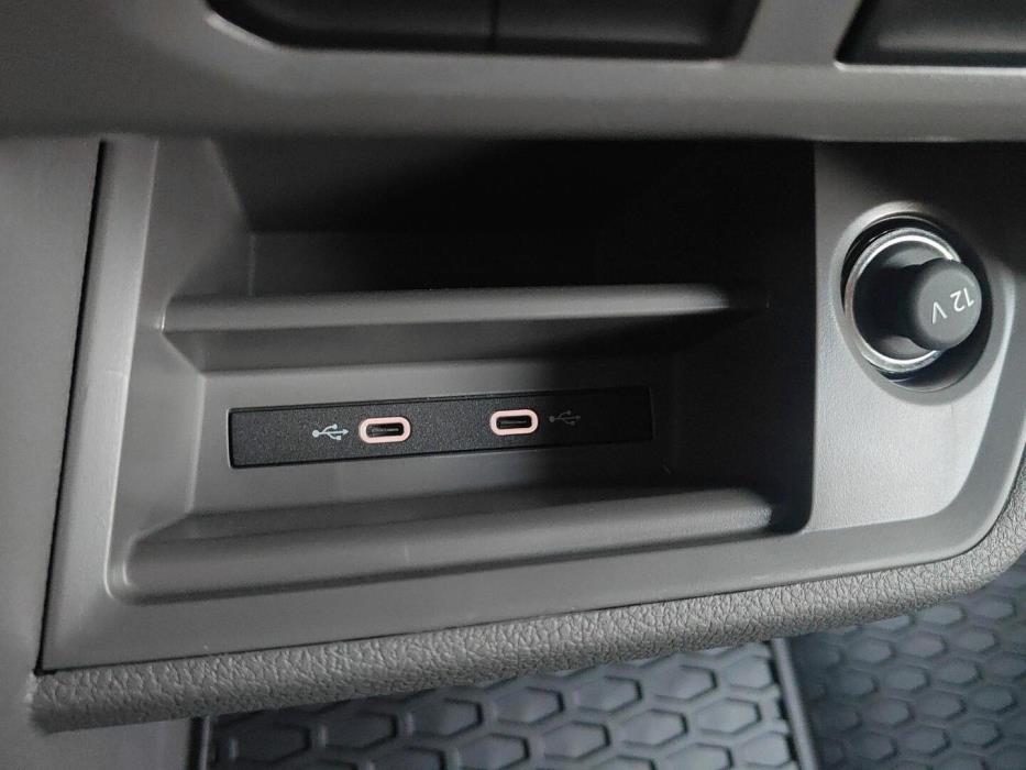 VOLKSWAGEN CRAFTER 2025