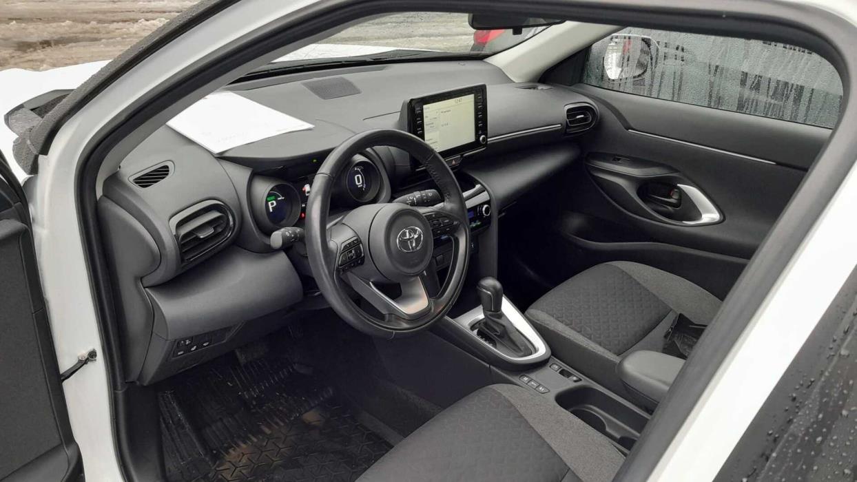 TOYOTA YARIS CROSS 2024