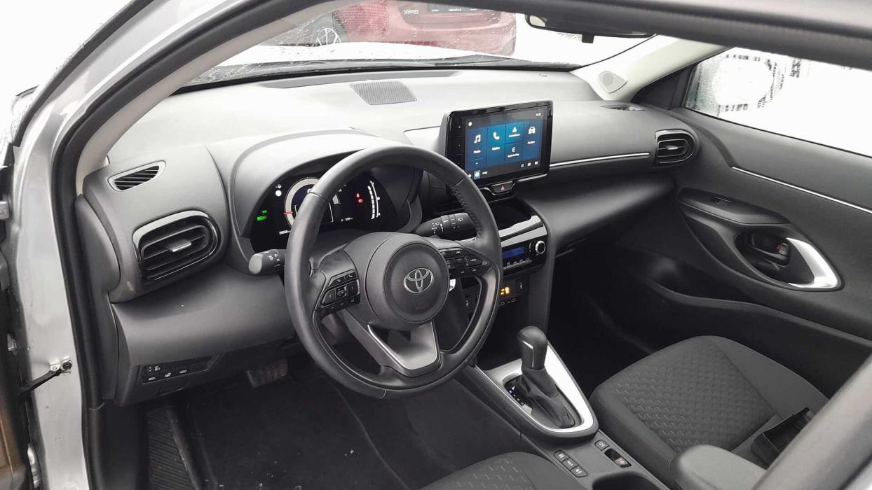 TOYOTA YARIS CROSS 2024