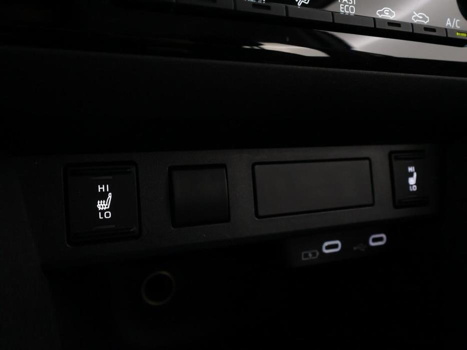 TOYOTA YARIS CROSS 2025