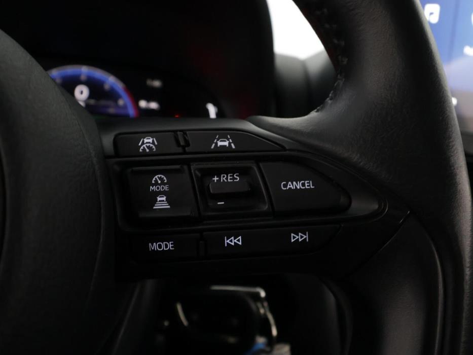 TOYOTA YARIS CROSS 2025