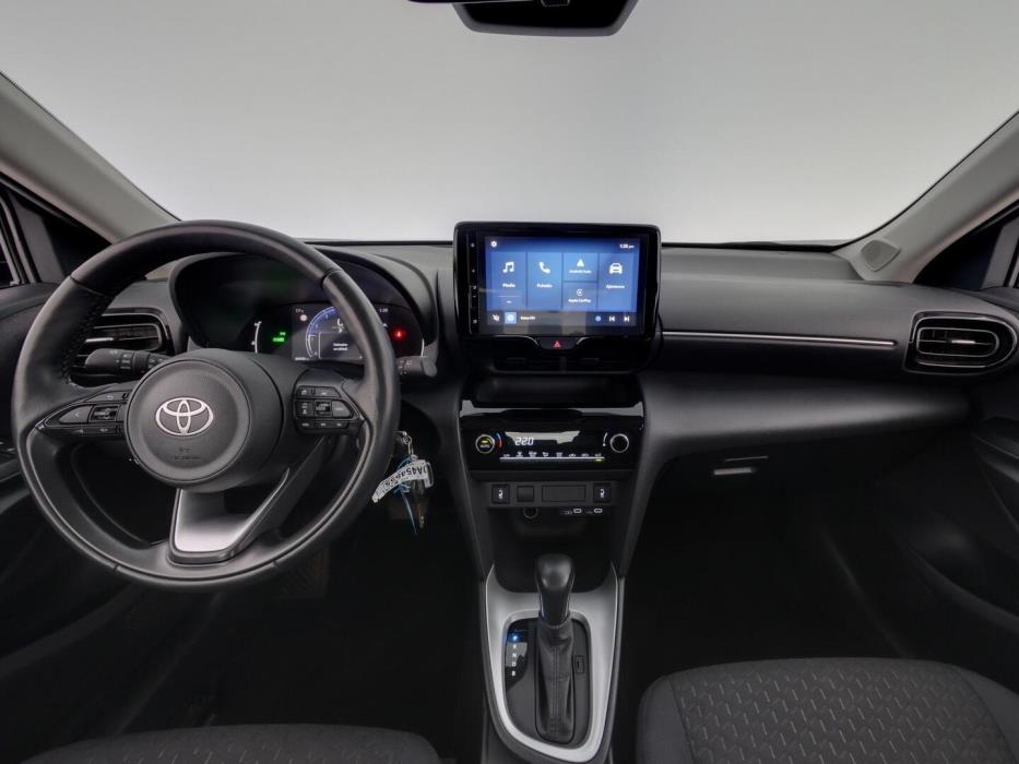 TOYOTA YARIS CROSS 2025