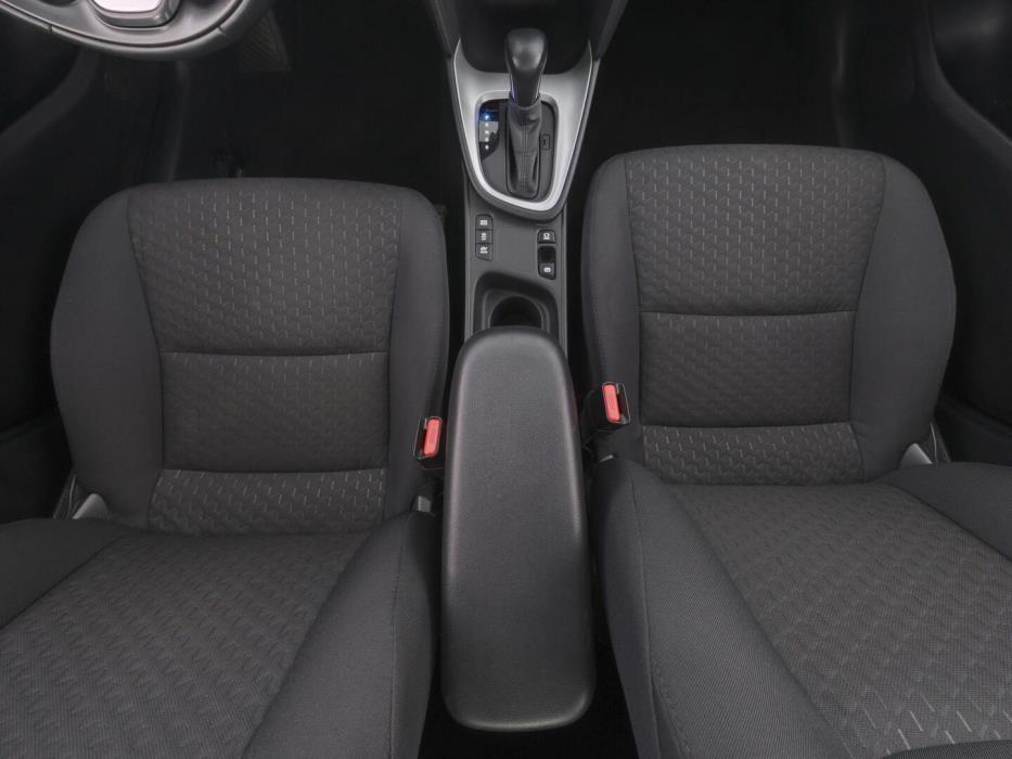 TOYOTA YARIS CROSS 2025