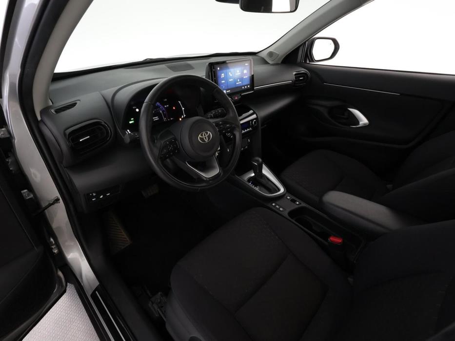 TOYOTA YARIS CROSS 2025