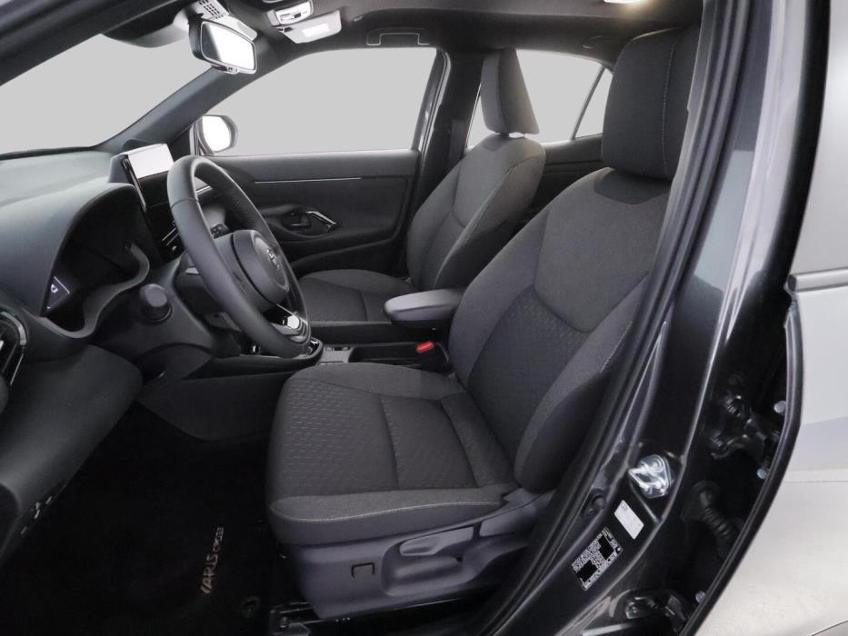 TOYOTA YARIS CROSS 2025