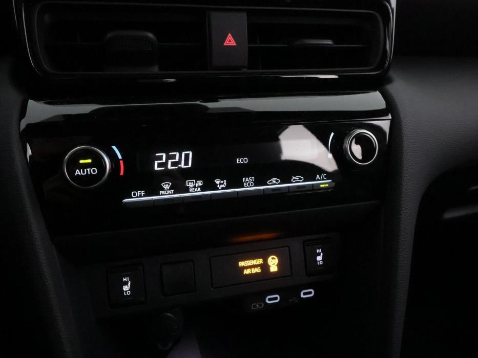 TOYOTA YARIS CROSS 2025