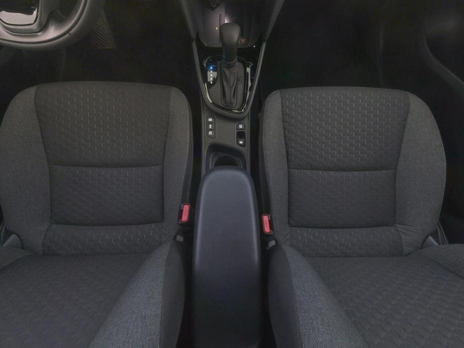 TOYOTA YARIS CROSS 2025