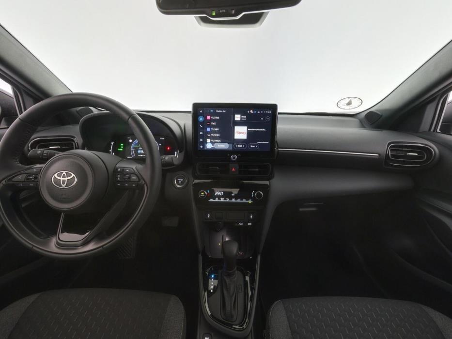 TOYOTA YARIS CROSS 2025