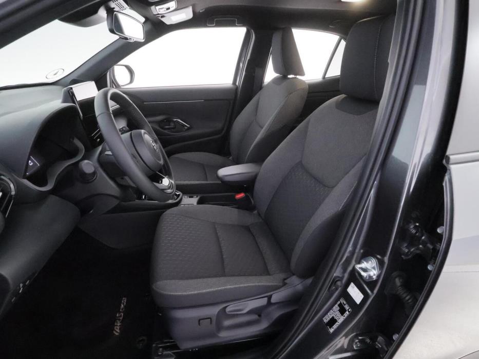 TOYOTA YARIS CROSS 2025