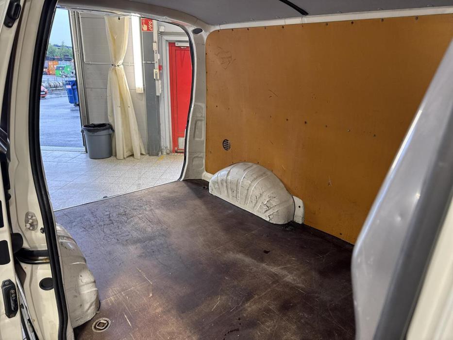TOYOTA HIACE 2004