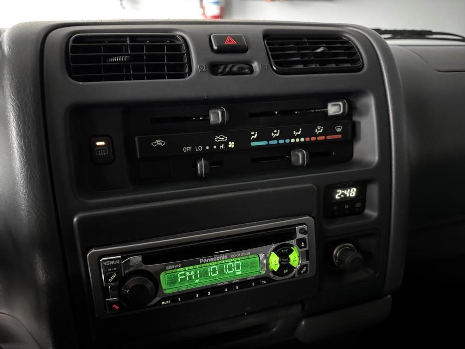 TOYOTA HIACE 2004