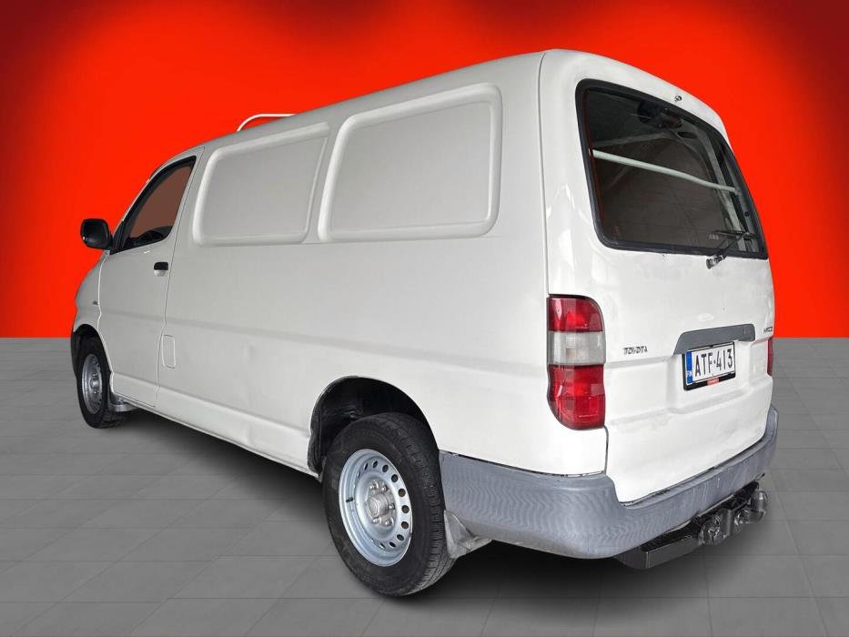 TOYOTA HIACE 2004