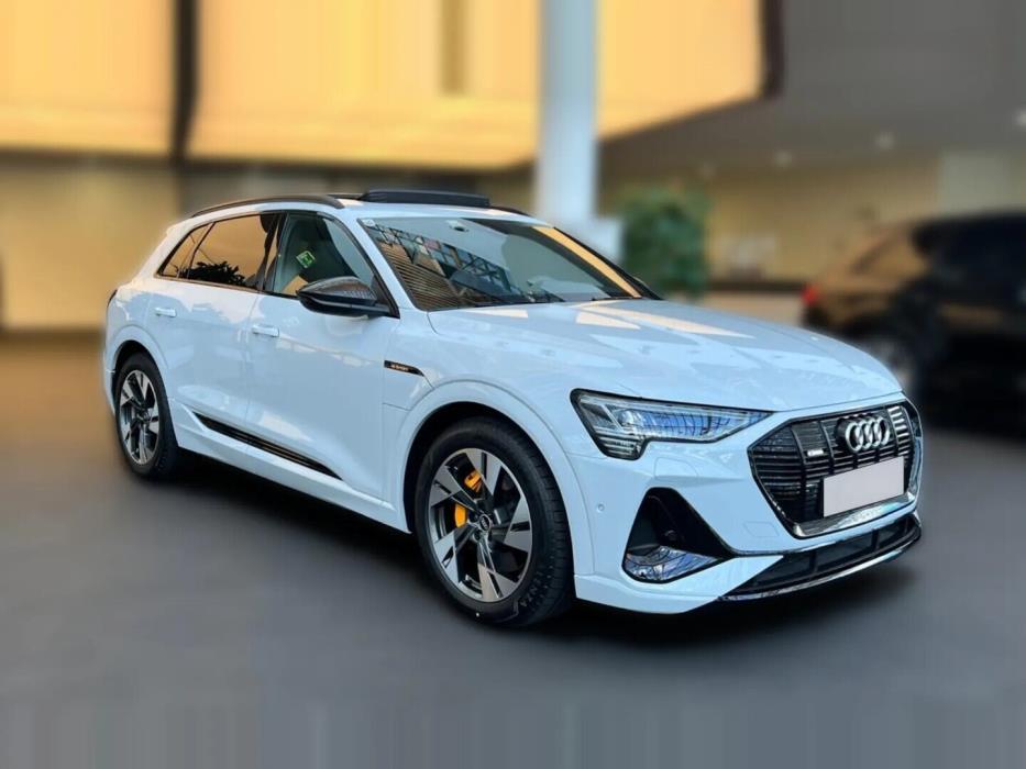 AUDI E-TRON 2022