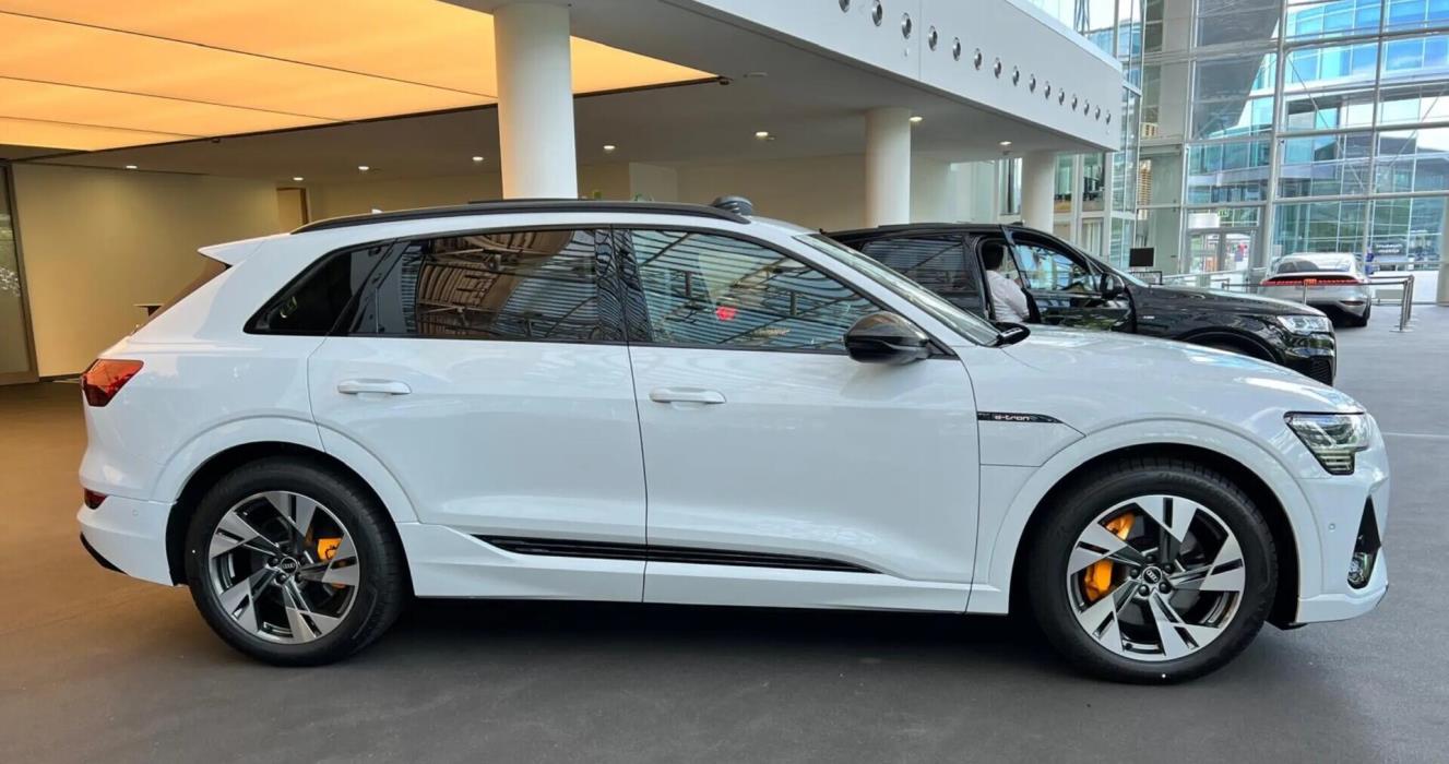 AUDI E-TRON 2022