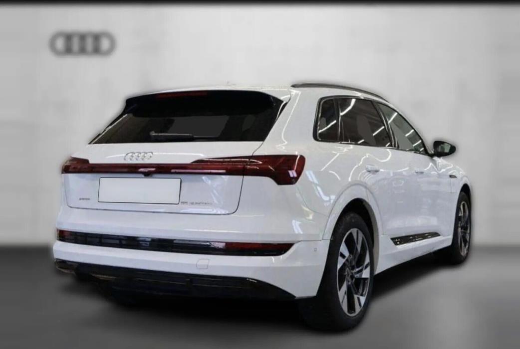 AUDI E-TRON 2022