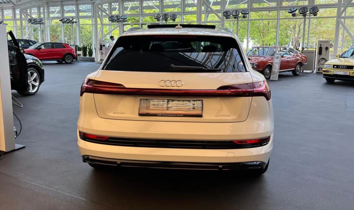 AUDI E-TRON 2022