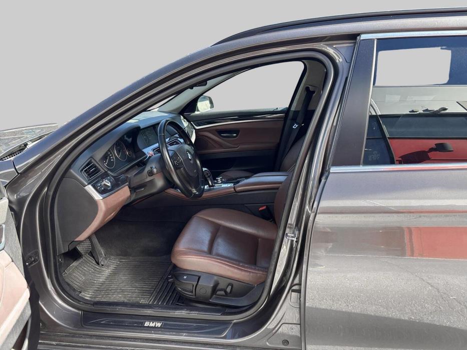 BMW 520 2011