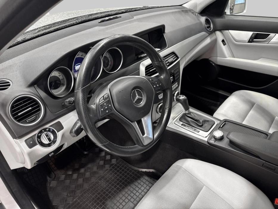 MERCEDES-BENZ C 2011