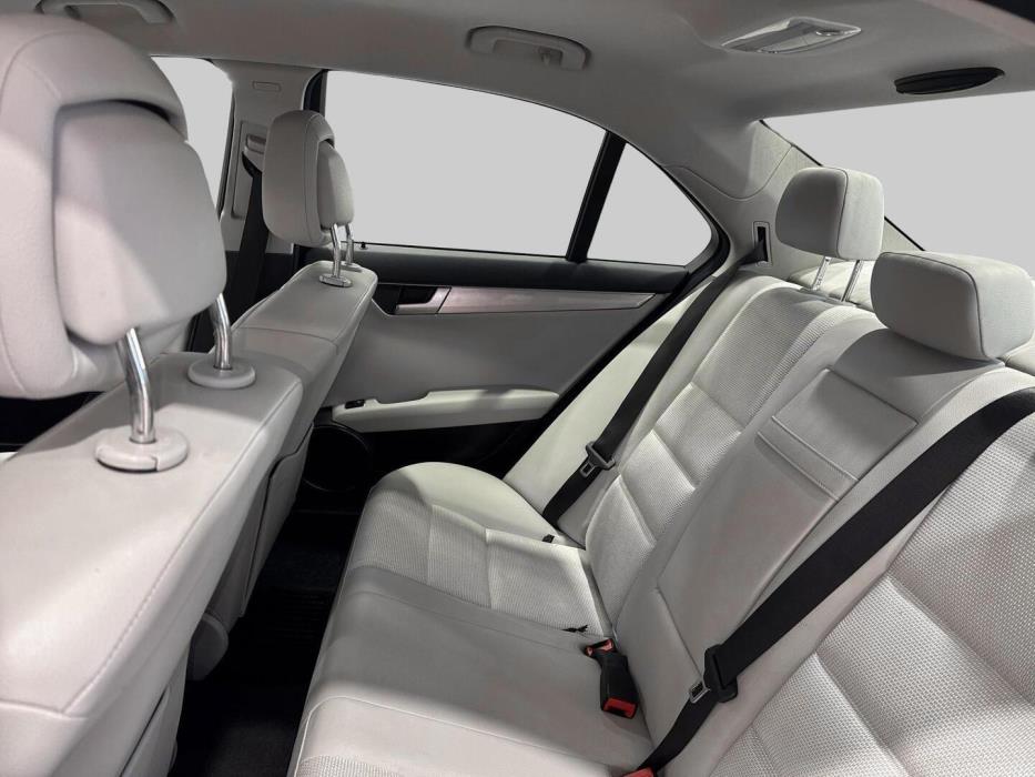 MERCEDES-BENZ C 2011