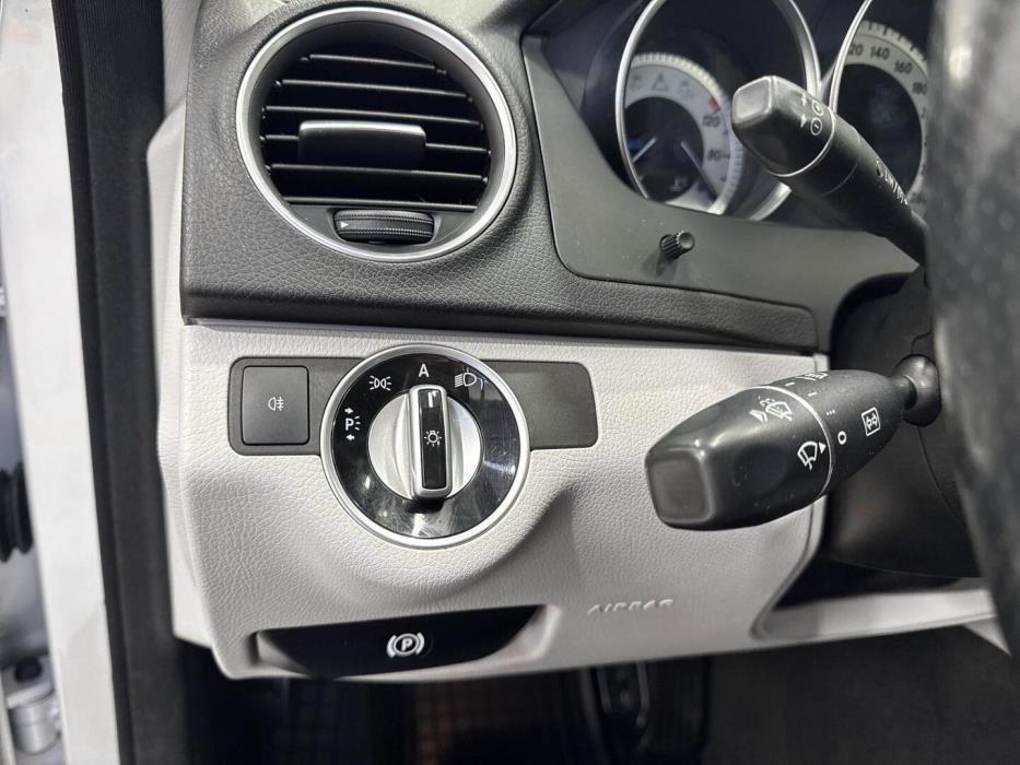 MERCEDES-BENZ C 2011