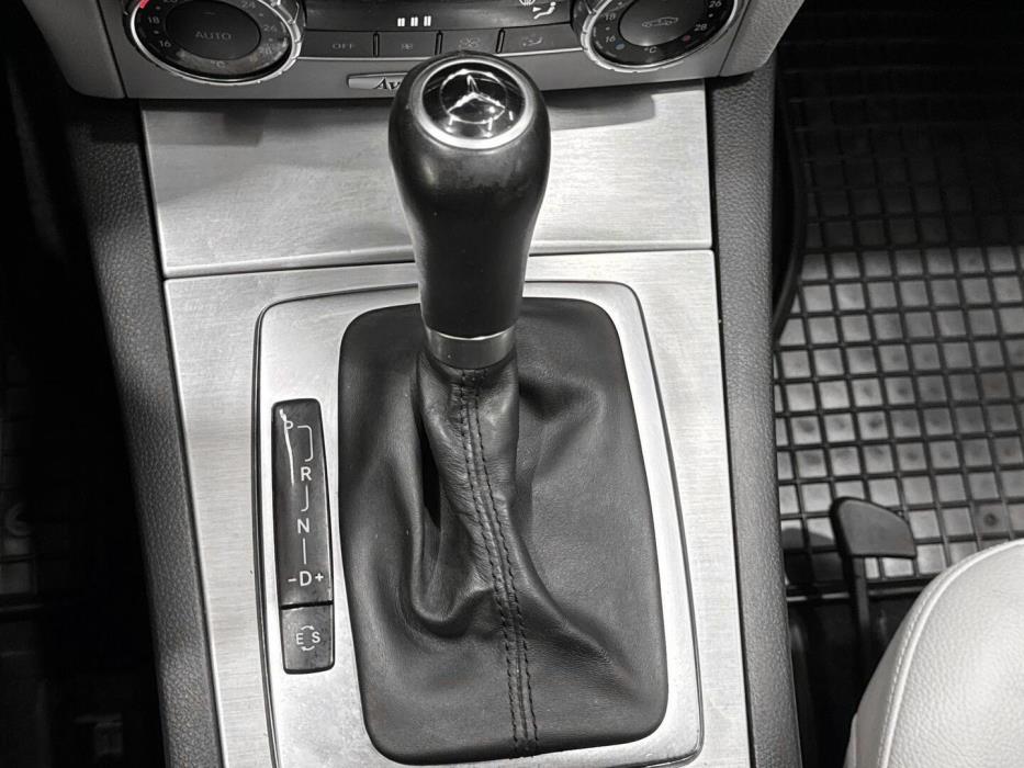 MERCEDES-BENZ C 2011