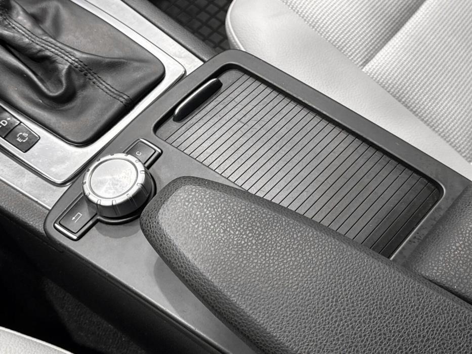 MERCEDES-BENZ C 2011