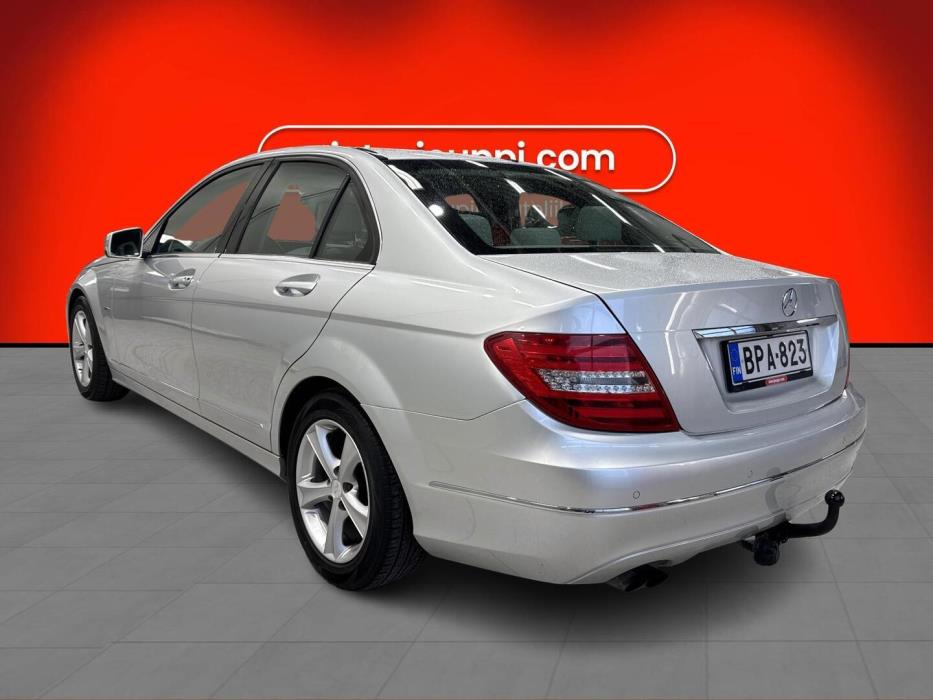 MERCEDES-BENZ C 2011